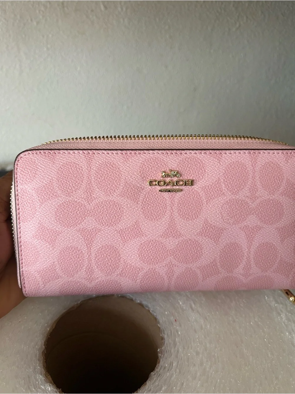 ( Maybe 🤔👉🏽Coach Signature Wallet in Powder Pink with Gold Hardware